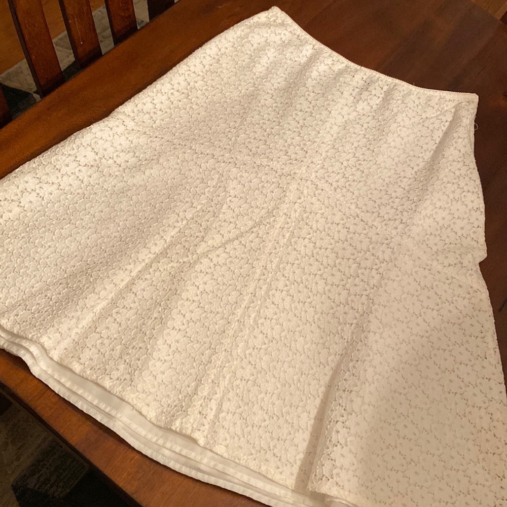 EUC Dialogue white lace overlay skirt, sz 12